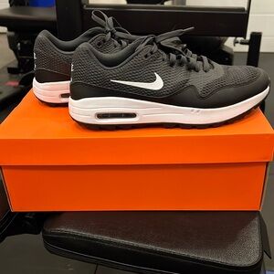 Men’s Nike Air Max Golf Shoes